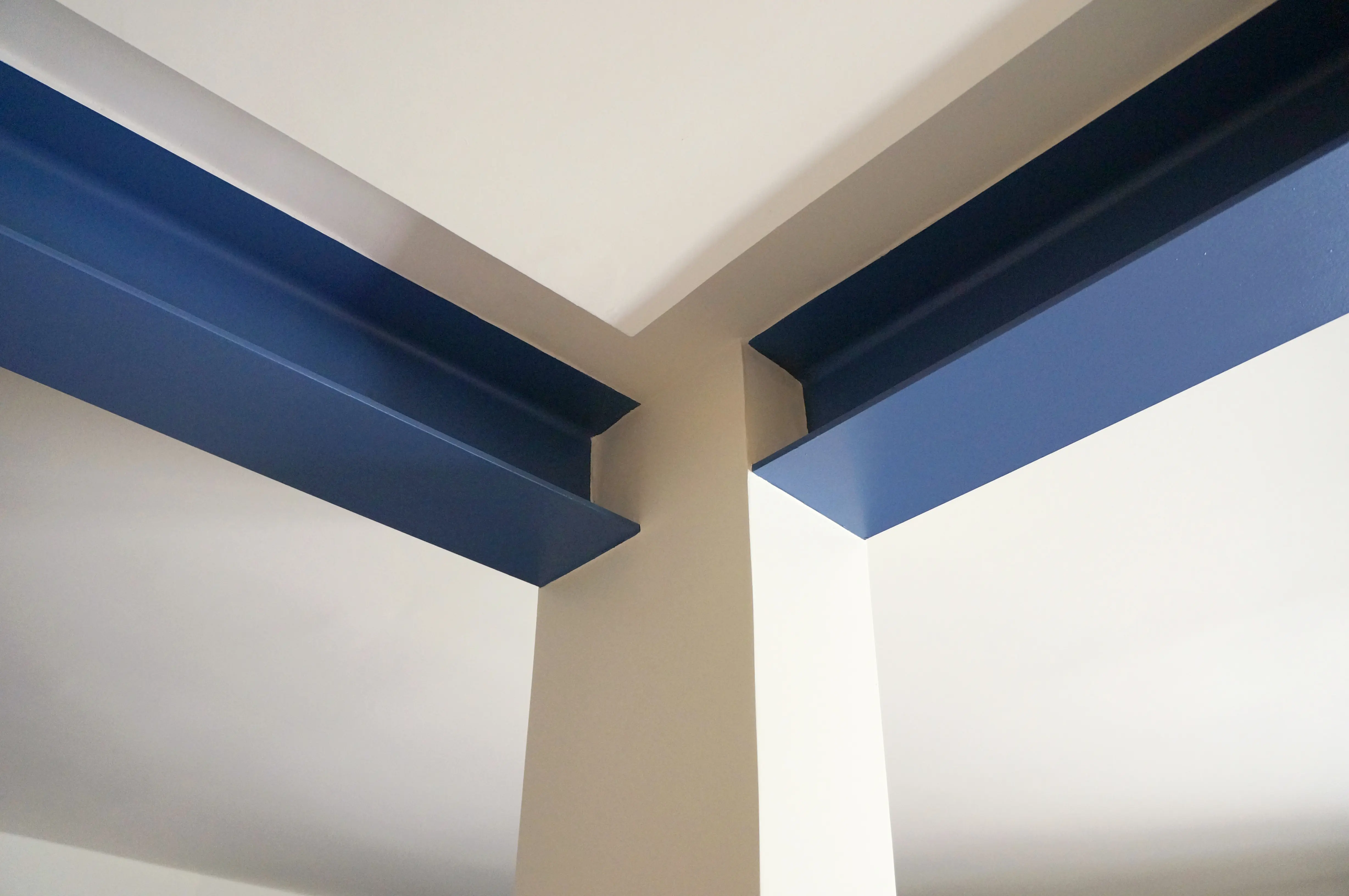Vue intérieure, détail, IPN coloré, finition